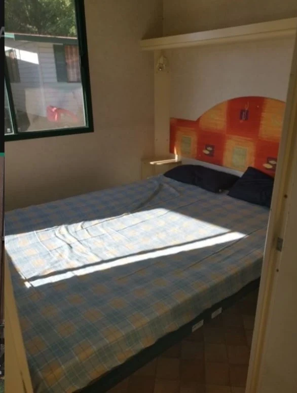 Mobilheime für Familien · Innenraum und Terrasse